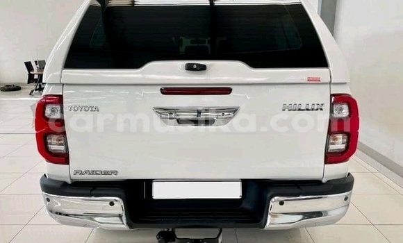 Buy Used Toyota Hilux White Car in Bulawayo in Bulawayo Buy Used Toyota Hilux White Car in Bulawayo in Bulawayo