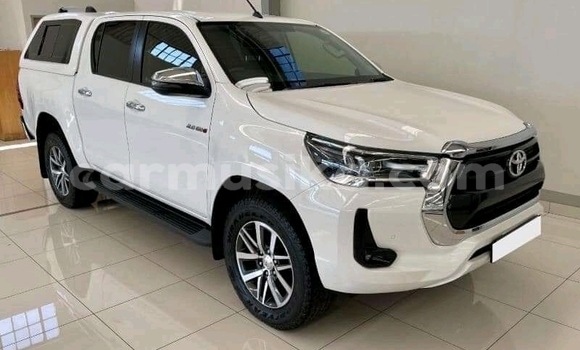 Buy Used Toyota Hilux White Car in Bulawayo in Bulawayo Buy Used Toyota Hilux White Car in Bulawayo in Bulawayo