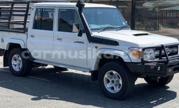 Acheter Occasion Voiture Toyota Land Cruiser Blanc à Beitbridge, Matabeleland South Acheter Occasion Voiture Toyota Land Cruiser Blanc à Beitbridge, Matabeleland South