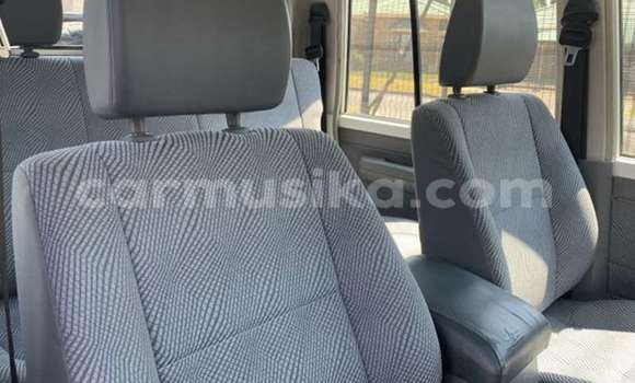 Acheter Occasion Voiture Toyota Land Cruiser Blanc à Beitbridge, Matabeleland South Acheter Occasion Voiture Toyota Land Cruiser Blanc à Beitbridge, Matabeleland South