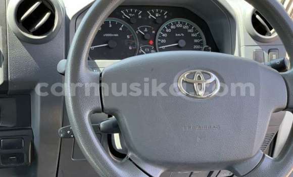 Acheter Occasion Voiture Toyota Land Cruiser Blanc à Beitbridge, Matabeleland South Acheter Occasion Voiture Toyota Land Cruiser Blanc à Beitbridge, Matabeleland South