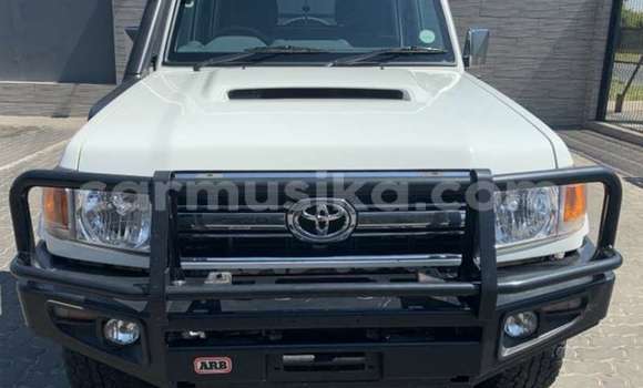 Acheter Occasion Voiture Toyota Land Cruiser Blanc à Beitbridge, Matabeleland South Acheter Occasion Voiture Toyota Land Cruiser Blanc à Beitbridge, Matabeleland South