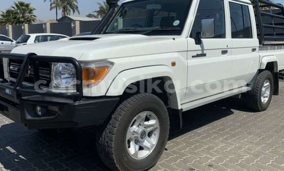 Acheter Occasion Voiture Toyota Land Cruiser Blanc à Beitbridge, Matabeleland South Acheter Occasion Voiture Toyota Land Cruiser Blanc à Beitbridge, Matabeleland South