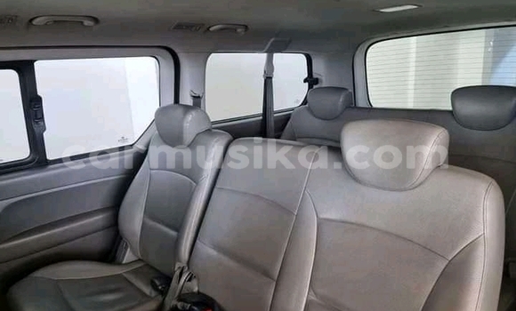 Buy Used Hyundai H1 Silver Car in Beitbridge in Matabeleland South Buy Used Hyundai H1 Silver Car in Beitbridge in Matabeleland South