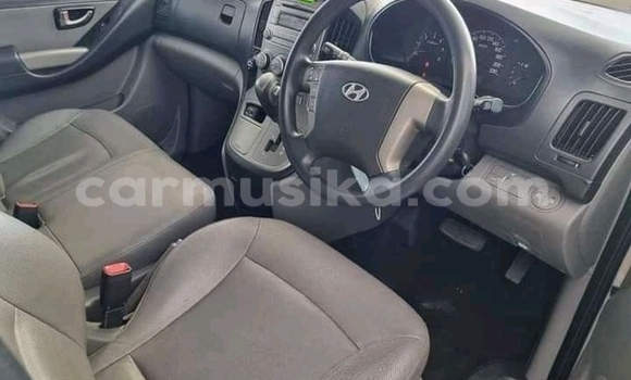 Buy Used Hyundai H1 Silver Car in Beitbridge in Matabeleland South Buy Used Hyundai H1 Silver Car in Beitbridge in Matabeleland South
