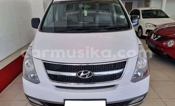 Buy Used Hyundai H1 Silver Car in Beitbridge in Matabeleland South Buy Used Hyundai H1 Silver Car in Beitbridge in Matabeleland South