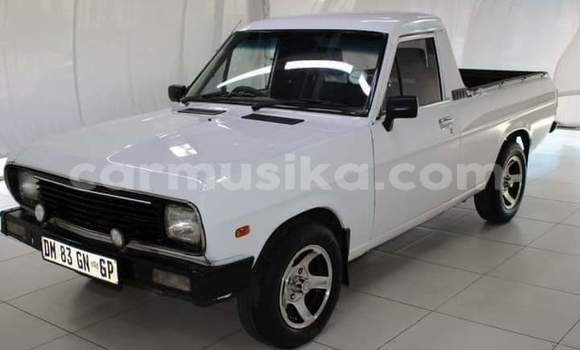 Acheter Occasion Voiture Nissan Skyline Blanc à Beitbridge, Matabeleland South Acheter Occasion Voiture Nissan Skyline Blanc à Beitbridge, Matabeleland South