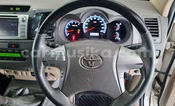 Acheter Occasion Voiture Toyota Fortuner Blanc à Beitbridge, Matabeleland South Acheter Occasion Voiture Toyota Fortuner Blanc à Beitbridge, Matabeleland South