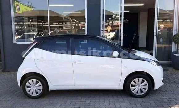 Buy Used Toyota Aygo White Car in Beitbridge in Matabeleland South Buy Used Toyota Aygo White Car in Beitbridge in Matabeleland South