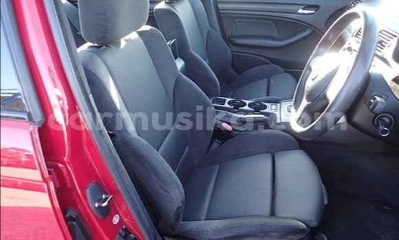 Acheter Occasion Voiture BMW 3–Series Rouge à Beitbridge, Matabeleland South Acheter Occasion Voiture BMW 3–Series Rouge à Beitbridge, Matabeleland South