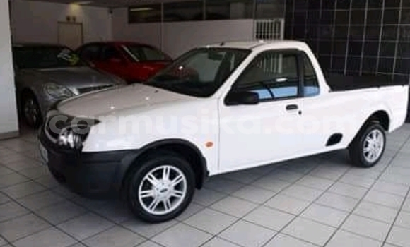 Buy Used Ford Capri White Car in Beitbridge in Matabeleland South Buy Used Ford Capri White Car in Beitbridge in Matabeleland South