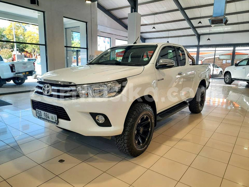 Big with watermark toyota hilux matabeleland south beitbridge 26172