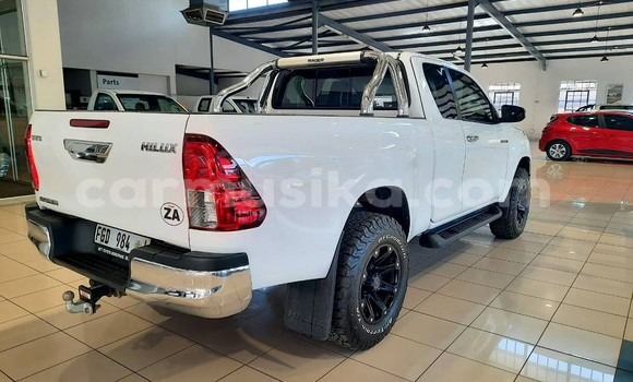Tenga Tsaru Toyota Hilux Chena Mota in Beitbridge in Matabeleland South Tenga Tsaru Toyota Hilux Chena Mota in Beitbridge in Matabeleland South