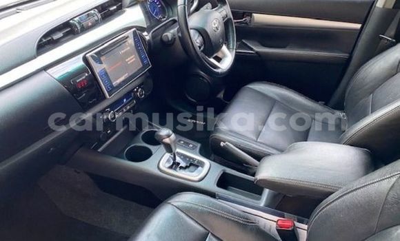 Buy Used Toyota Hilux White Car in Beitbridge in Matabeleland South Buy Used Toyota Hilux White Car in Beitbridge in Matabeleland South