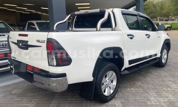 Buy Used Toyota Hilux White Car in Beitbridge in Matabeleland South Buy Used Toyota Hilux White Car in Beitbridge in Matabeleland South