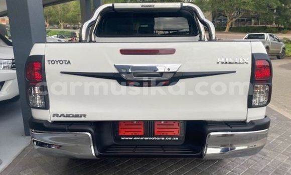 Buy Used Toyota Hilux White Car in Beitbridge in Matabeleland South Buy Used Toyota Hilux White Car in Beitbridge in Matabeleland South