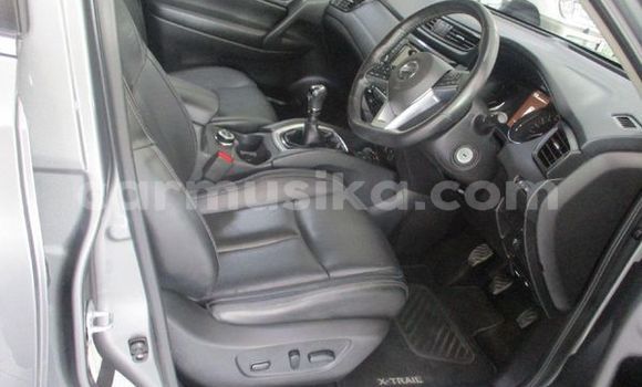 Nunua Ilio tumika Nissan X–Trail Fedha Gari ndani ya Beitbridge nchini Matabeleland Kusini Nunua Ilio tumika Nissan X–Trail Fedha Gari ndani ya Beitbridge nchini Matabeleland Kusini