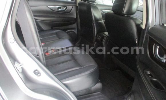 Nunua Ilio tumika Nissan X–Trail Fedha Gari ndani ya Beitbridge nchini Matabeleland Kusini Nunua Ilio tumika Nissan X–Trail Fedha Gari ndani ya Beitbridge nchini Matabeleland Kusini