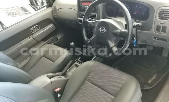 Nunua Ilio tumika Nissan Hardbody Nyeupe Gari ndani ya Beitbridge nchini Matabeleland Kusini Nunua Ilio tumika Nissan Hardbody Nyeupe Gari ndani ya Beitbridge nchini Matabeleland Kusini