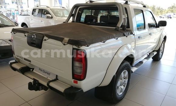 Nunua Ilio tumika Nissan Hardbody Nyeupe Gari ndani ya Beitbridge nchini Matabeleland Kusini Nunua Ilio tumika Nissan Hardbody Nyeupe Gari ndani ya Beitbridge nchini Matabeleland Kusini