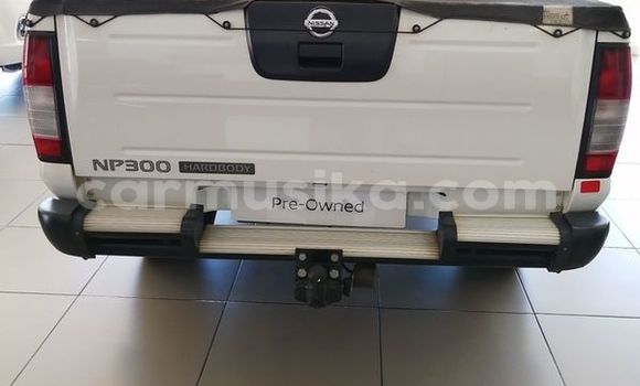 Nunua Ilio tumika Nissan Hardbody Nyeupe Gari ndani ya Beitbridge nchini Matabeleland Kusini Nunua Ilio tumika Nissan Hardbody Nyeupe Gari ndani ya Beitbridge nchini Matabeleland Kusini