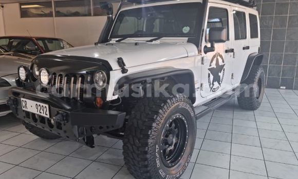 Nunua Ilio tumika Jeep Wrangler Nyeupe Gari ndani ya Beitbridge nchini Matabeleland Kusini