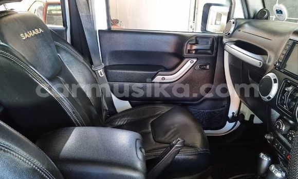 Nunua Ilio tumika Jeep Wrangler Nyeupe Gari ndani ya Beitbridge nchini Matabeleland Kusini Nunua Ilio tumika Jeep Wrangler Nyeupe Gari ndani ya Beitbridge nchini Matabeleland Kusini