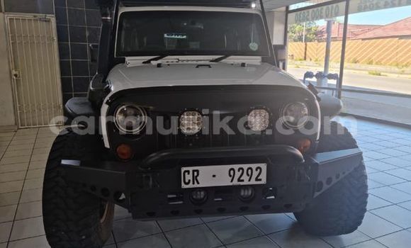 Nunua Ilio tumika Jeep Wrangler Nyeupe Gari ndani ya Beitbridge nchini Matabeleland Kusini Nunua Ilio tumika Jeep Wrangler Nyeupe Gari ndani ya Beitbridge nchini Matabeleland Kusini