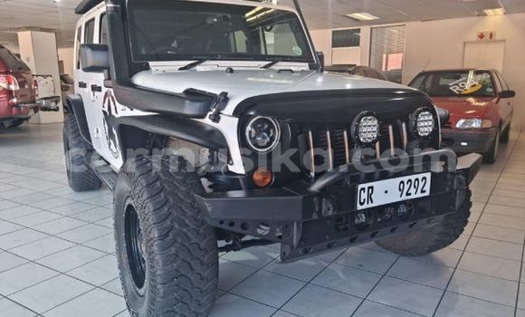 Nunua Ilio tumika Jeep Wrangler Nyeupe Gari ndani ya Beitbridge nchini Matabeleland Kusini Nunua Ilio tumika Jeep Wrangler Nyeupe Gari ndani ya Beitbridge nchini Matabeleland Kusini