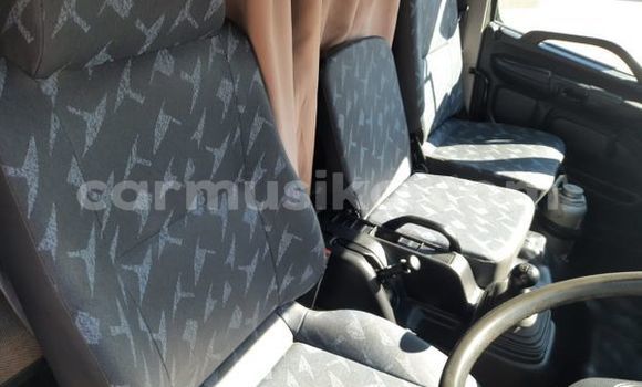 Nunua Ilio tumika Hino 300 Series Nyeupe Lori ndani ya Beitbridge nchini Matabeleland Kusini Nunua Ilio tumika Hino 300 Series Nyeupe Lori ndani ya Beitbridge nchini Matabeleland Kusini