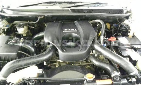 Nunua Ilio tumika Isuzu D–MAX Nyeupe Gari ndani ya Beitbridge nchini Matabeleland Kusini Nunua Ilio tumika Isuzu D–MAX Nyeupe Gari ndani ya Beitbridge nchini Matabeleland Kusini