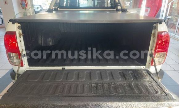 Tenga Tsaru Toyota Hilux Chena Mota in Beitbridge in Matabeleland South Tenga Tsaru Toyota Hilux Chena Mota in Beitbridge in Matabeleland South