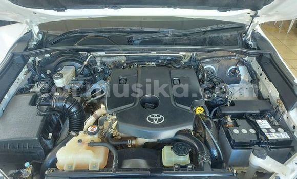 Tenga Tsaru Toyota Hilux Chena Mota in Beitbridge in Matabeleland South Tenga Tsaru Toyota Hilux Chena Mota in Beitbridge in Matabeleland South