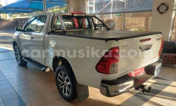 Tenga Tsaru Toyota Hilux Chena Mota in Beitbridge in Matabeleland South Tenga Tsaru Toyota Hilux Chena Mota in Beitbridge in Matabeleland South