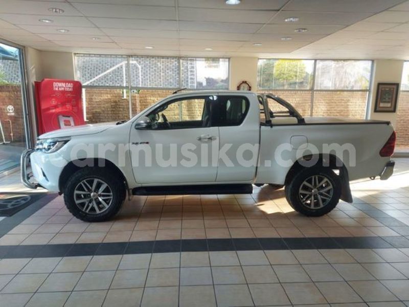 Big with watermark toyota hilux matabeleland south beitbridge 26197