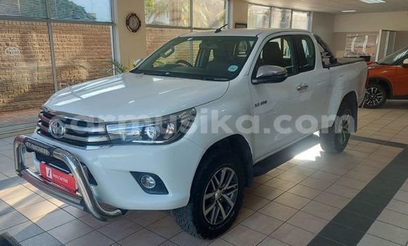 Tenga Tsaru Toyota Hilux Chena Mota in Beitbridge in Matabeleland South Tenga Tsaru Toyota Hilux Chena Mota in Beitbridge in Matabeleland South
