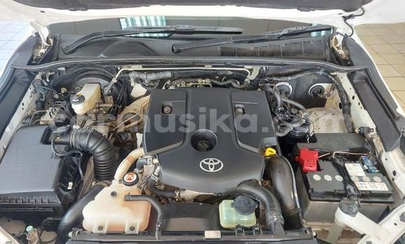 Buy Used Toyota Hilux White Car in Beitbridge in Matabeleland South Buy Used Toyota Hilux White Car in Beitbridge in Matabeleland South
