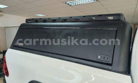 Buy Used Toyota Hilux White Car in Beitbridge in Matabeleland South Buy Used Toyota Hilux White Car in Beitbridge in Matabeleland South