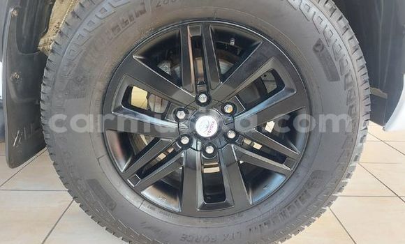 Buy Used Toyota Hilux White Car in Beitbridge in Matabeleland South Buy Used Toyota Hilux White Car in Beitbridge in Matabeleland South