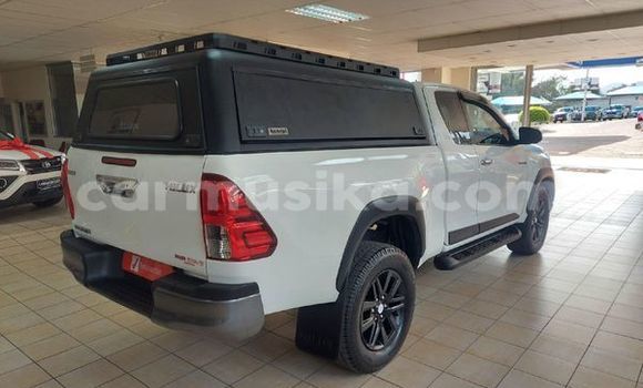 Buy Used Toyota Hilux White Car in Beitbridge in Matabeleland South Buy Used Toyota Hilux White Car in Beitbridge in Matabeleland South