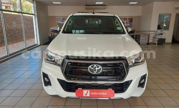 Buy Used Toyota Hilux White Car in Beitbridge in Matabeleland South Buy Used Toyota Hilux White Car in Beitbridge in Matabeleland South