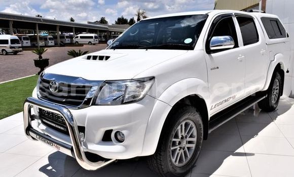 Buy Used Toyota Hilux White Car in Beitbridge in Matabeleland South