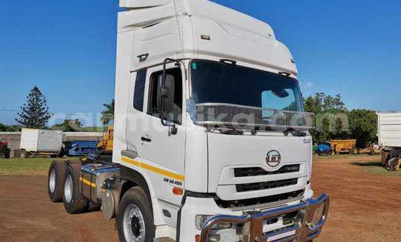 Acheter Occasion Utilitaire Nissan UD Blanc à Beitbridge, Matabeleland South