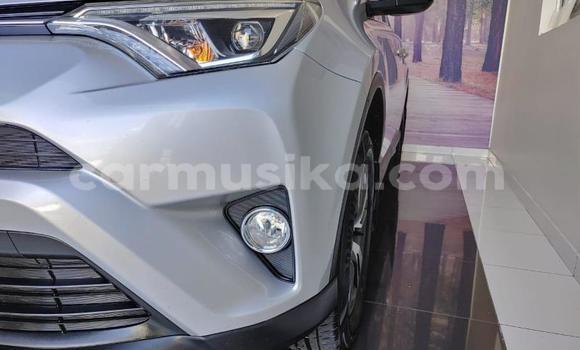 Acheter Occasion Voiture Toyota RAV4 Gris à Beitbridge, Matabeleland South Acheter Occasion Voiture Toyota RAV4 Gris à Beitbridge, Matabeleland South