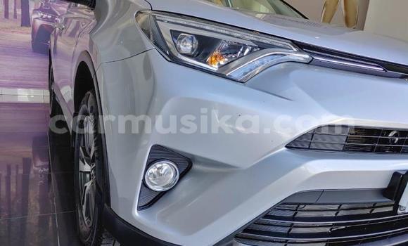 Acheter Occasion Voiture Toyota RAV4 Gris à Beitbridge, Matabeleland South Acheter Occasion Voiture Toyota RAV4 Gris à Beitbridge, Matabeleland South