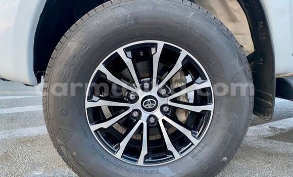 Acheter Occasion Voiture Toyota Hiluxe Revo Blanc à Beitbridge, Matabeleland South Acheter Occasion Voiture Toyota Hiluxe Revo Blanc à Beitbridge, Matabeleland South