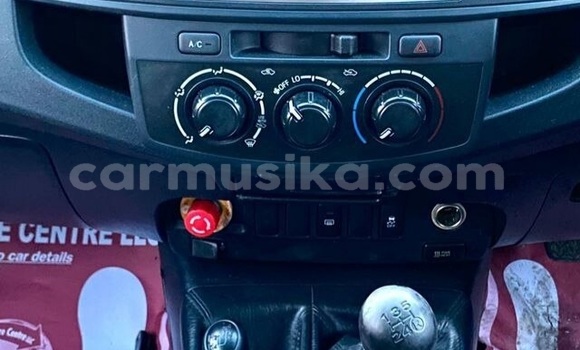 Acheter Occasion Voiture Toyota Hiluxe Revo Blanc à Beitbridge, Matabeleland South Acheter Occasion Voiture Toyota Hiluxe Revo Blanc à Beitbridge, Matabeleland South