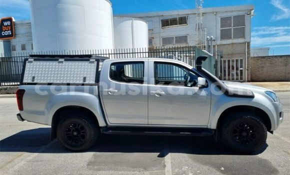 Buy Used Isuzu KB Silver Car in Beitbridge in Matabeleland South Buy Used Isuzu KB Silver Car in Beitbridge in Matabeleland South