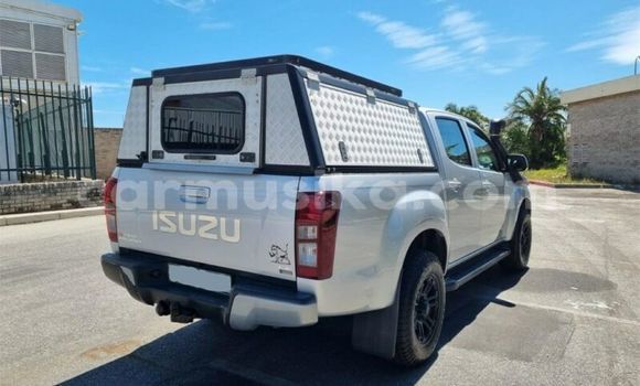 Buy Used Isuzu KB Silver Car in Beitbridge in Matabeleland South Buy Used Isuzu KB Silver Car in Beitbridge in Matabeleland South