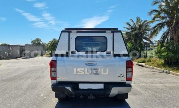 Buy Used Isuzu KB Silver Car in Beitbridge in Matabeleland South Buy Used Isuzu KB Silver Car in Beitbridge in Matabeleland South